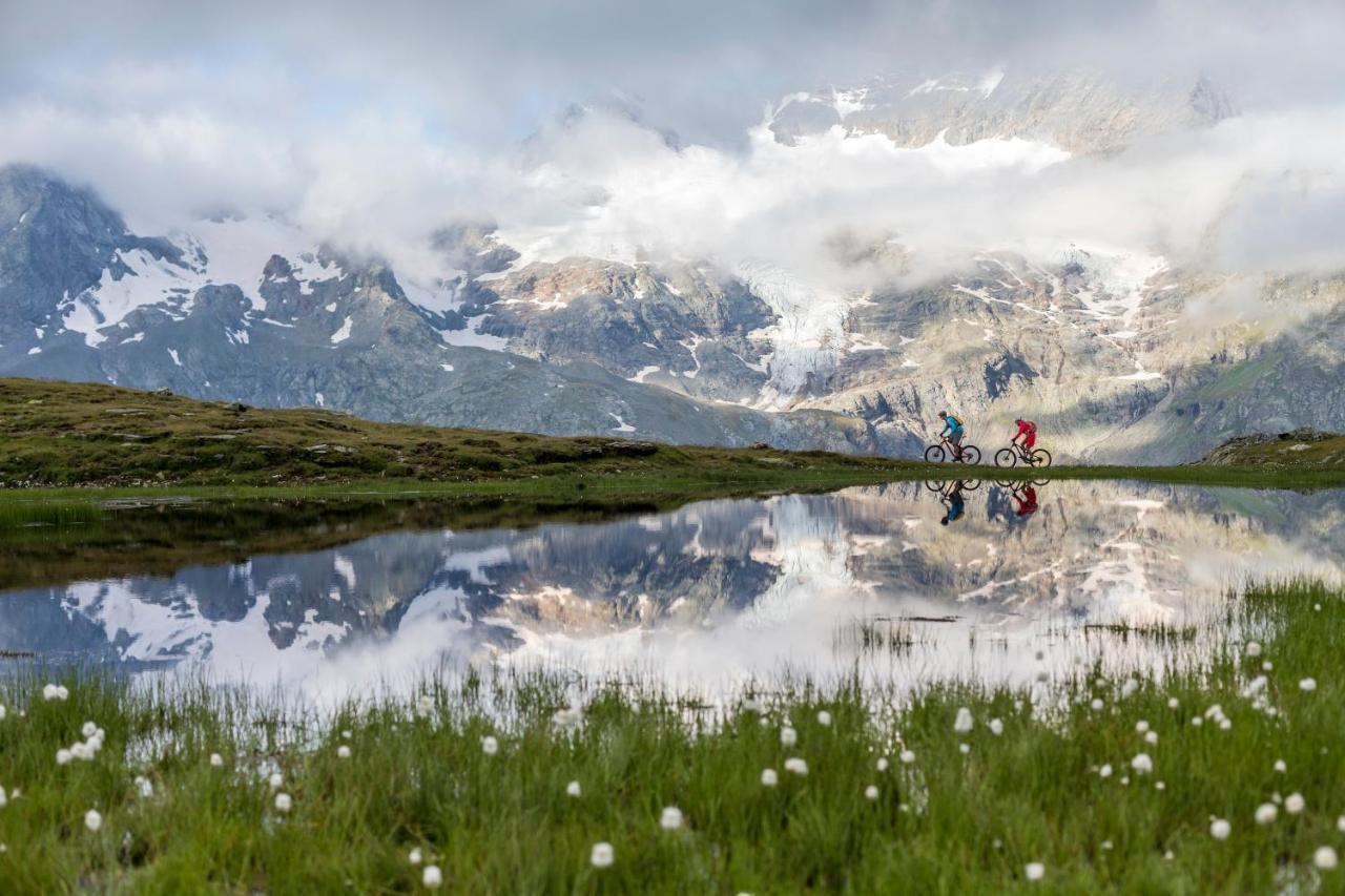 Schloss Hotel & Spa Pontresina Bagian luar foto